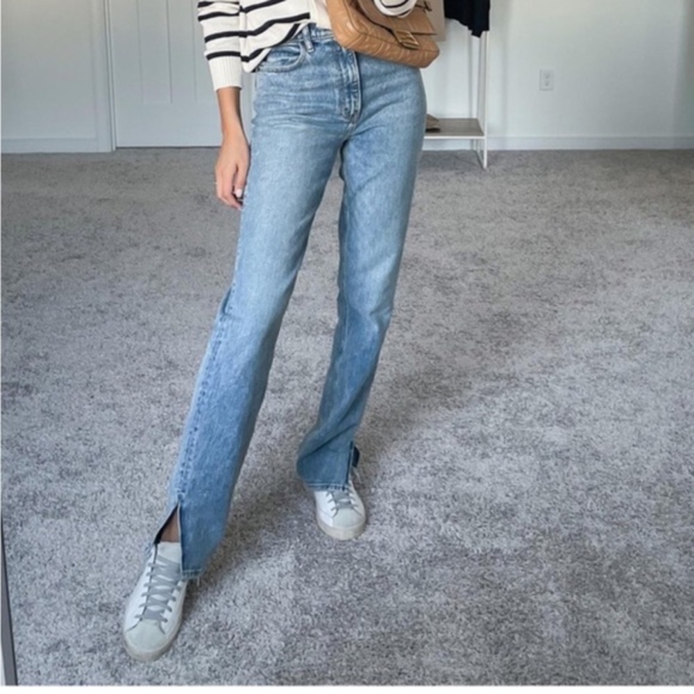 Abercrombie The 90s Straight Ultra High Rise Jeans Distressed Blue Size 26 / 2